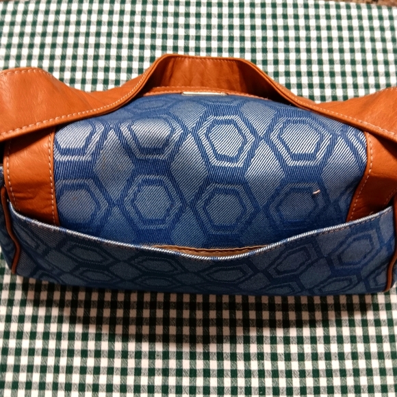 Access from Liz Claiborne Shoulder Bag - Picture 4 of 9